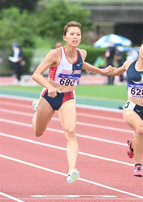 【陸上】ワオ、ヘッドスライディング！青山華依が人生初の転倒…右肘などすりむくも「大丈夫！」 - 陸上写真ニュース : 日刊スポーツ