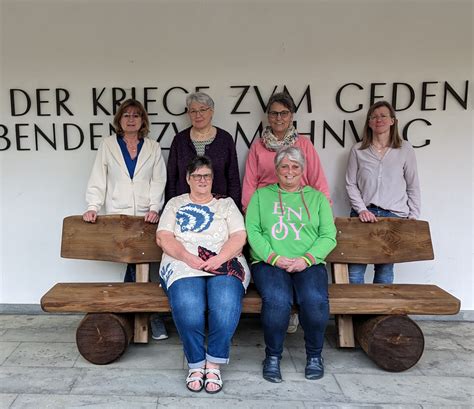 kfd Belecke spendet Bank zum Ausruhen, Verweilen und Plauschen