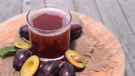Água De Ameixa Para Que Serve - Suco de Ameixa: Benefícios, Detox Para Emagrecer, Para Que Serve ...