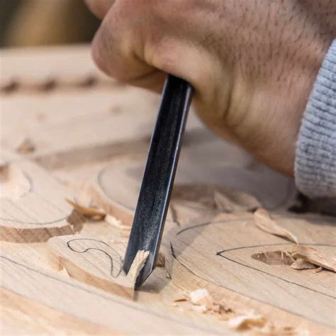 carve wood  beginners guide   essential tools