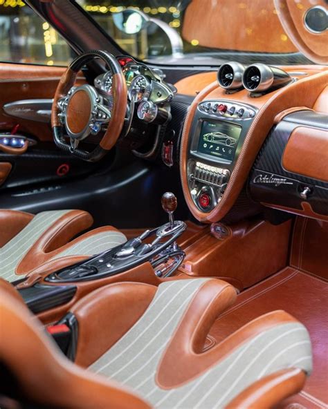 pagani shows    huayra codalungas pagani huayra luxury