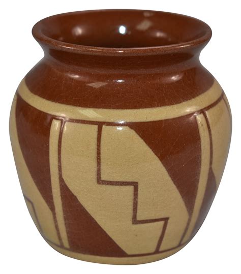 Pine Ridge Pottery: Sioux-Inspired Vases and Ceramics – Just Art Pottery