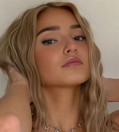 Isabel Schneider (Actress) Wikipedia, Age, Height, Videos, Biography