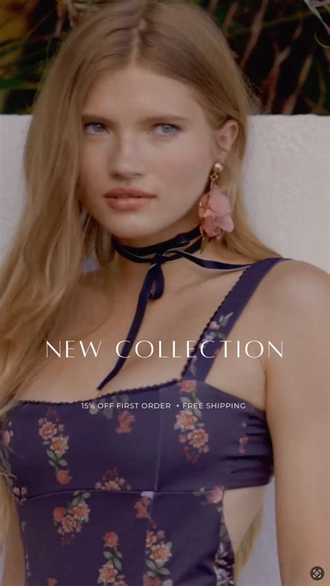 Mia White Floral Triangle Bikini Top – SOAH