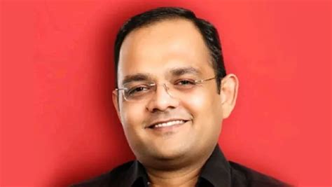 manan shah moves   truecaller  media info