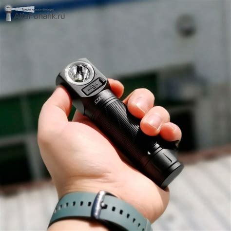 Налобный фонарь Convoy H3 SST40 2400-Люмен 4 режима 1x21700