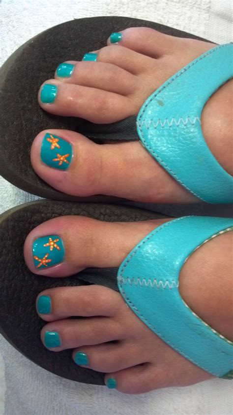 Summer toenails