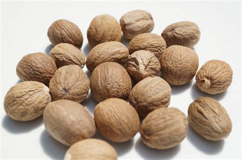 nutmeg indonesia supplier essential oils spices woods