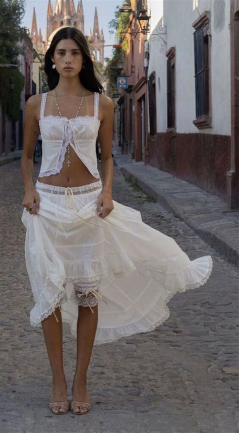 Nuevos conceptos de moda: Touristcore y Latina Fairy Core - Dsigno