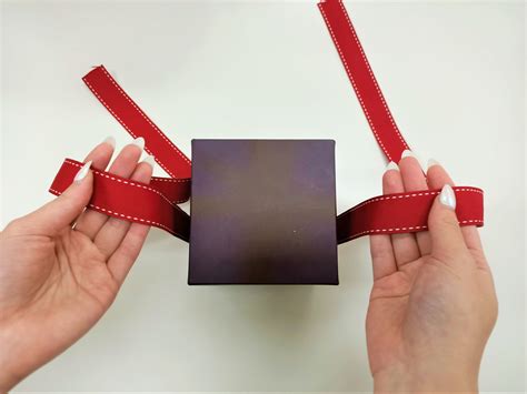 how to tie bows for presents 6