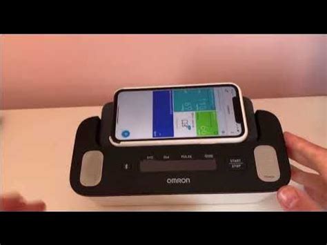 Как работает тонометр Omron Complete (BP7900) - YouTube