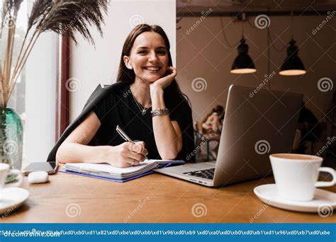 The Candid Girls' Guide to Success: Expert Advice You Need Now - y57mg8s
