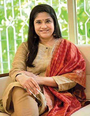 Renuka Shahane Height, Weight, Age, Family, Biography & More