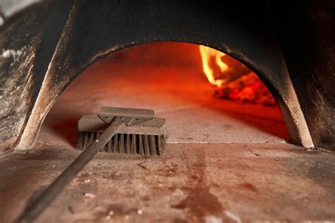 how to clean a pizza oven