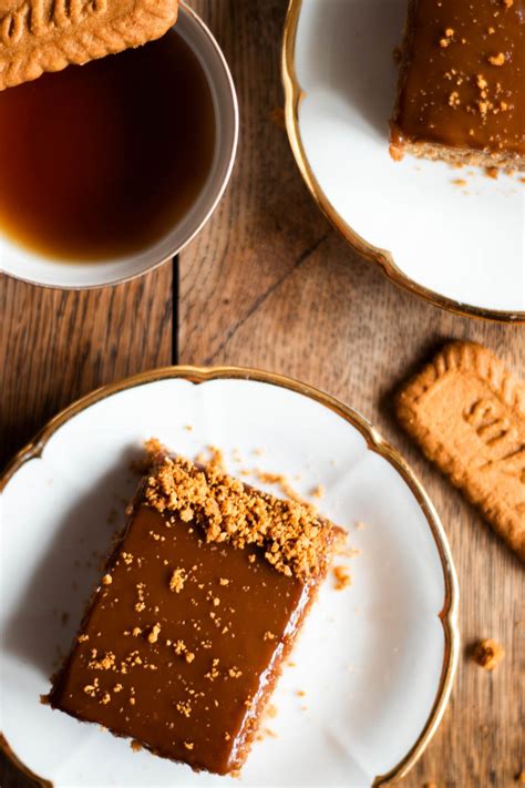Easy Vegan Biscoff Cake