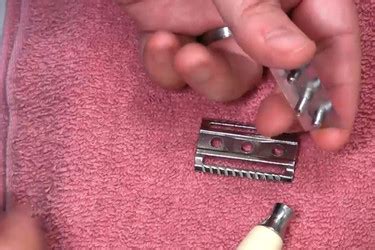 how to change the razor blade
