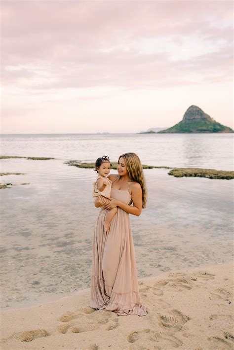 Beautiful Hawaii Beach Family Photos — Desiree Leilani Photography