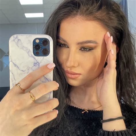 ALEKSANDRA🌙🦊 (@aleksandra_iv_) • Threads, Say more