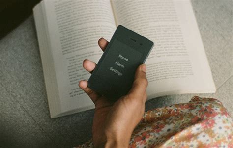 Review: Light Phone II From Huckberry | Cool Material