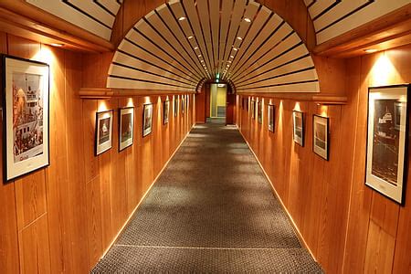 Free photo: museum, gallery, art, painting, exhibition, artists | Hippopx