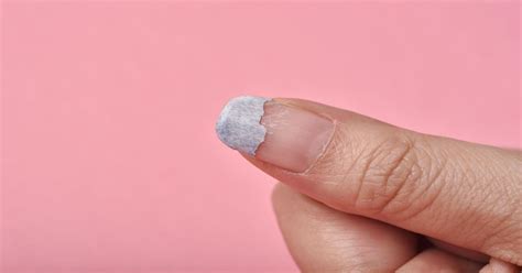 Unha Rachada Ao Meio - Como Recuperar uma Unha Rachada | UnhasEsmaltes