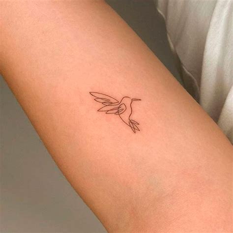 Tatuajes de colibrí para mujer: pequeños, femeninos y muy cool | Glamour