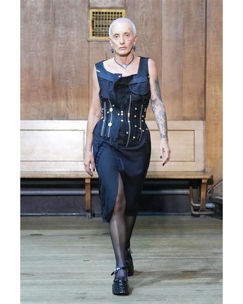 JENN LEE (@jennlee_official) • Instagram photos and videos