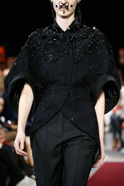 Показ Givenchy в Париже | Блогер Right на сайте SPLETNIK.RU 9 марта ...
