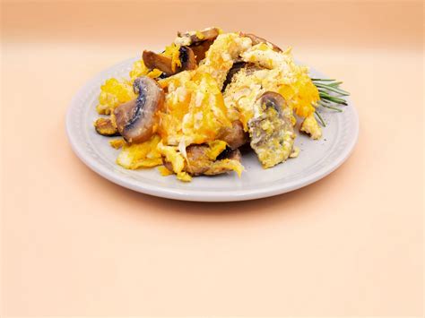 Scrambled eggs with mushrooms