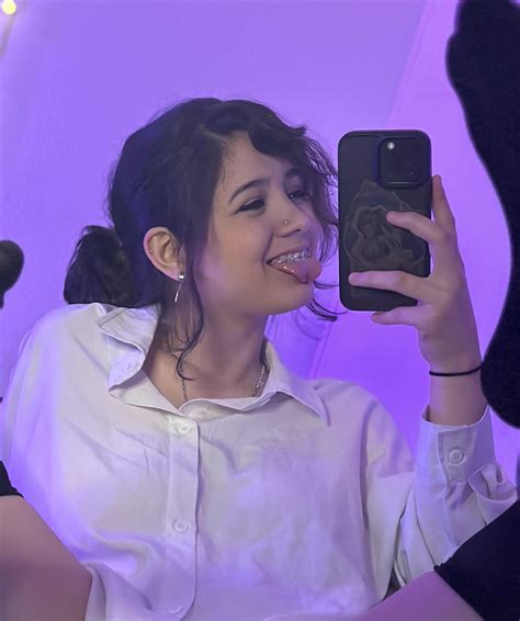 tongue out! : r/Amature_Braces
