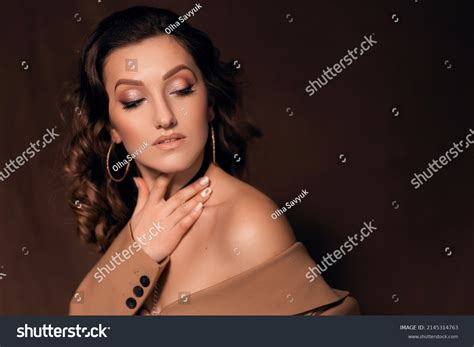 10,818 Bold Lady Royalty-Free Images, Stock Photos & Pictures ...