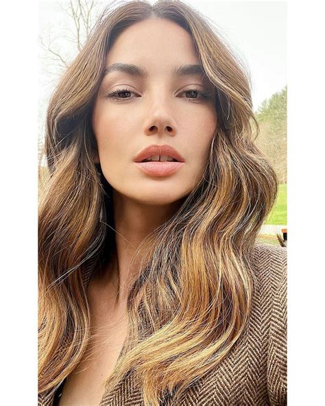 How brunette to blonde balayage techniques protect hair from damage 25