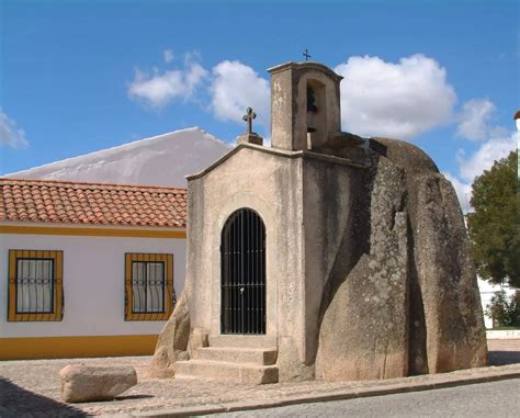 Anta-Capela de São Dinis – VisitMora