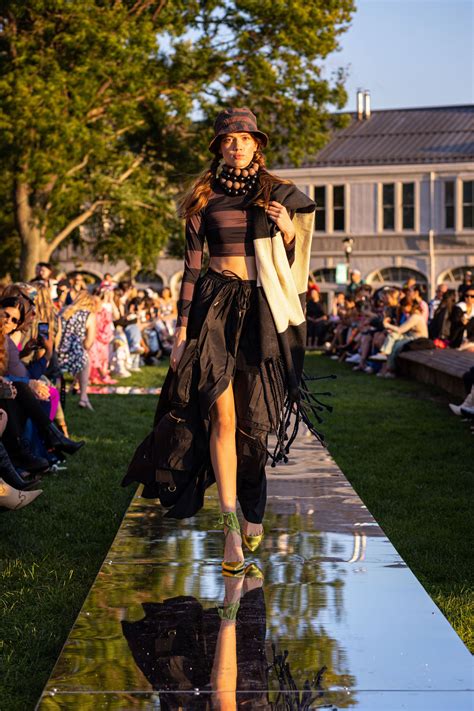 Cynthia Rowley Spring 2023 Ready-to-Wear Collection | Vogue