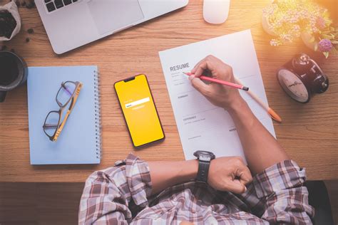 A breakdown of what's the salary for entry level roles in 2024 16