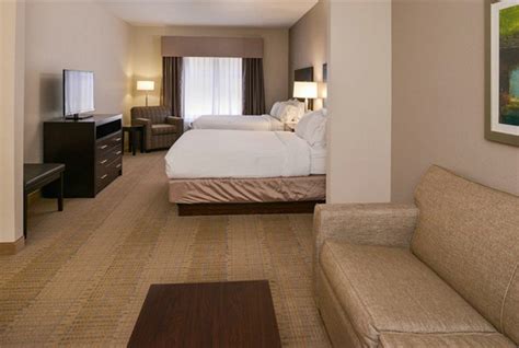 HOLIDAY INN EXPRESS & SUITES SIKESTON, AN IHG HOTEL $143 ($̶1̶5̶1̶) - Prices & Reviews - MO