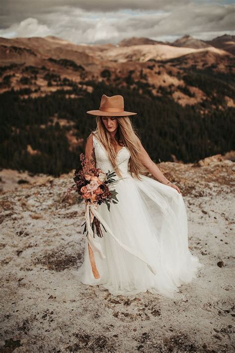 Bohemian Fall Colorado Elopement | Mountain wedding dress, Bohemian