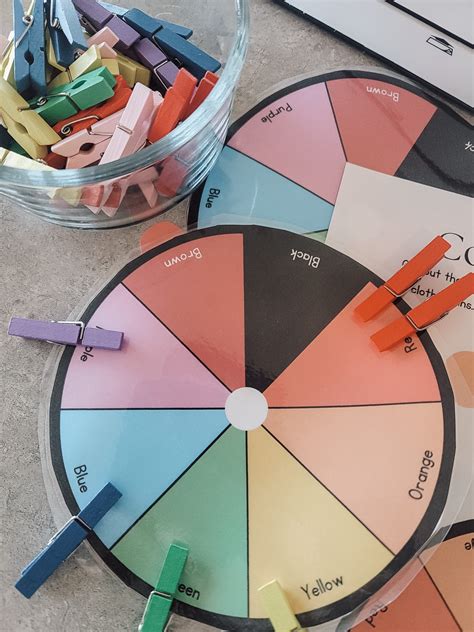 Color Scavenger Hunt Printable for Kids | Healing Home