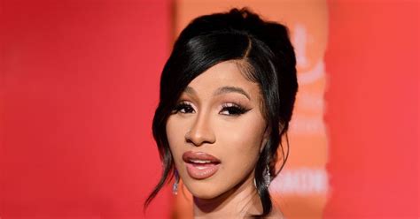 Cardi B's Grammys Hair Made Us All Do A Double Take | Long black hair ...