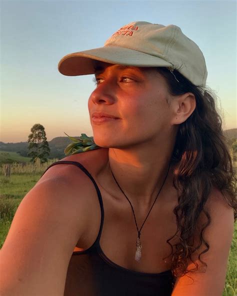 Bel Paiva (@bel.esmeralda) • Instagram photos and videos