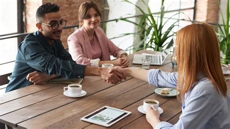 An All-Encompassing Guide to Networking Events - Meetup Blog