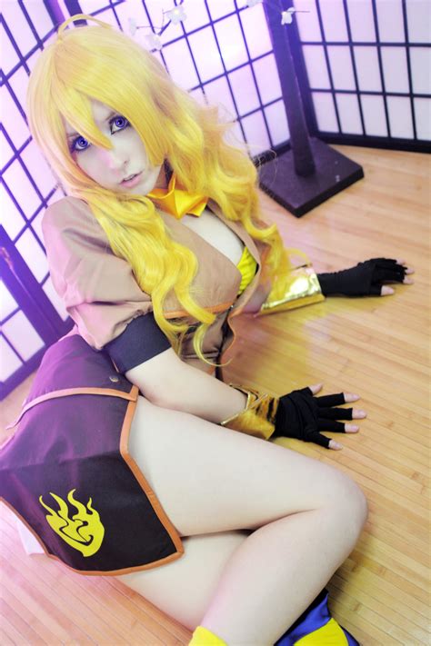 Yang Xiao Long Cosplay by SiashiCat on DeviantArt