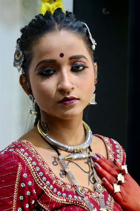 Beautiful Indian Bhabhi Photos, Download The BEST Free Beautiful Indian