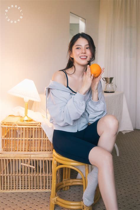 Han So Hee - Barrel Fit (S/S ‘20) - Korean photoshoots