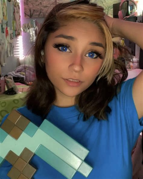 Abbxeh | Pictures | Scrolller