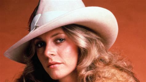 Lindsay Wagner Turns 76: 5 Things You Didn't Know About TV’s ‘Bionic Woman’
