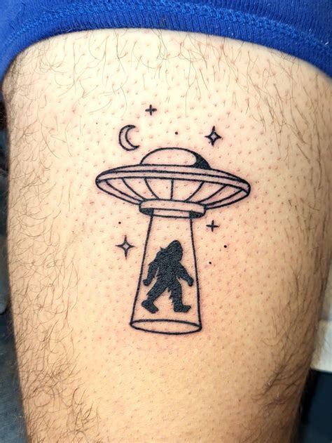 Bigfoot ufo tattoo Thigh Tattoos Women, Foot Tattoos, Body Art Tattoos, Tattoos For Women, Farm ...