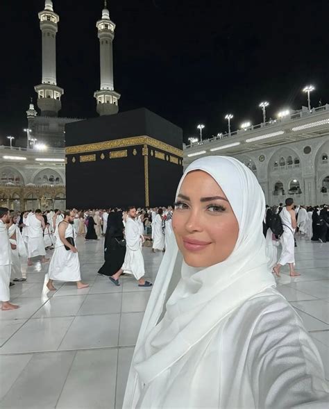 Syrian Drama Stars | ‎نسرين طافش تؤدي مناسك العمرة رفقة زوجها #نسرين