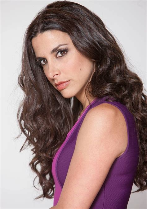 Verónica Toussaint : Su biografía - SensaCine.com.mx