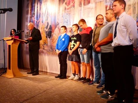 Почетни знаци връчиха на отличените на празника "Вяра, Надежда, Любов ...